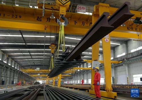 河北山海關 百年山橋 道岔生產忙鳳凰網河北 鳳凰網